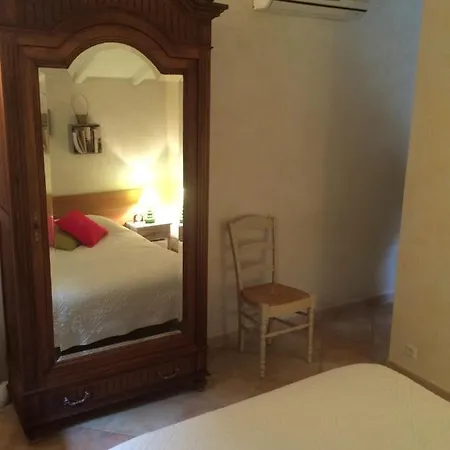 Le Nid Au Pied Du Mont Ventoux Bed & Breakfast