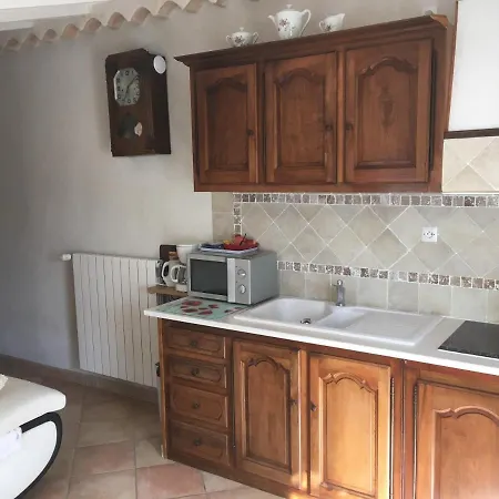 Le Nid Au Pied Du Mont Ventoux Bed & Breakfast